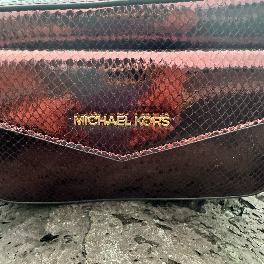 NWT $498 Michael Kors Maisie Small Camera Crossbody/Wallet Metallic Snake - Picture 11 of 16